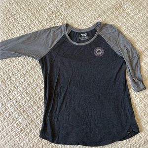 Women’s Hurley quarter sleeve shirt